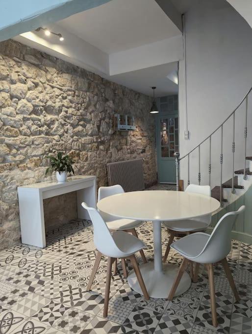 סיג'אן A 5Mn De La Reserve Africaine, Charmante Maison De Village Avec Patio מראה חיצוני תמונה